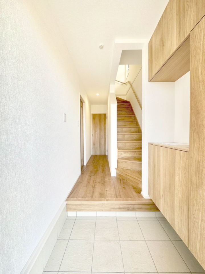 ���� ���ʔ��͂��Ƒ��̎ʐ^��G�߂̃C���e���A�ŏ���I�Ƃ��ĉ��o�ł��܂�