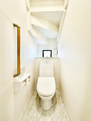 gC gC1K2KꂼɔzuĂĂƂĂ֗łB 