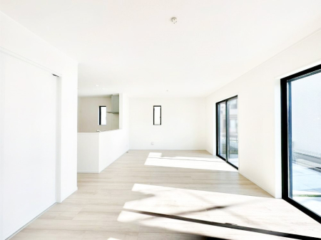 ���r���O �Z�ޕ��̌��������o�����A�C���e���A���l����̂��y���݂ȃ��r���O�ł��I 