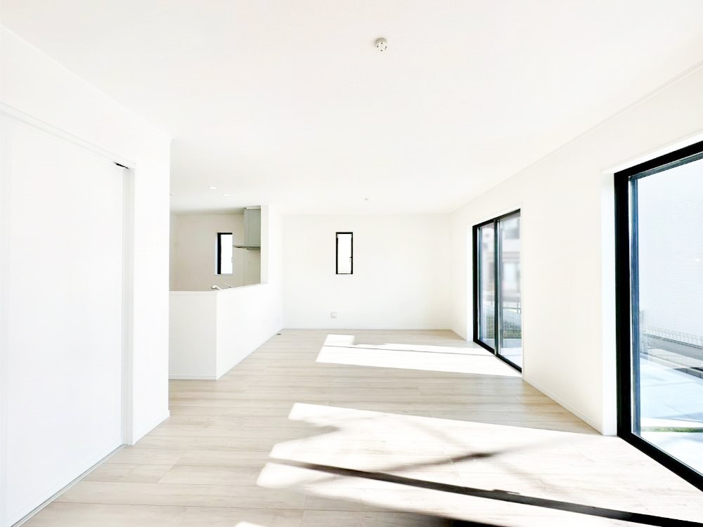 ���r���O �Z�ޕ��̌��������o�����A�C���e���A���l����̂��y���݂ȃ��r���O�ł��I 