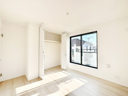 ���̑����� �i�`�������ȃt���[�����O�͂ǂ�ȃC���e���A�ɂ��}�b�`�B  