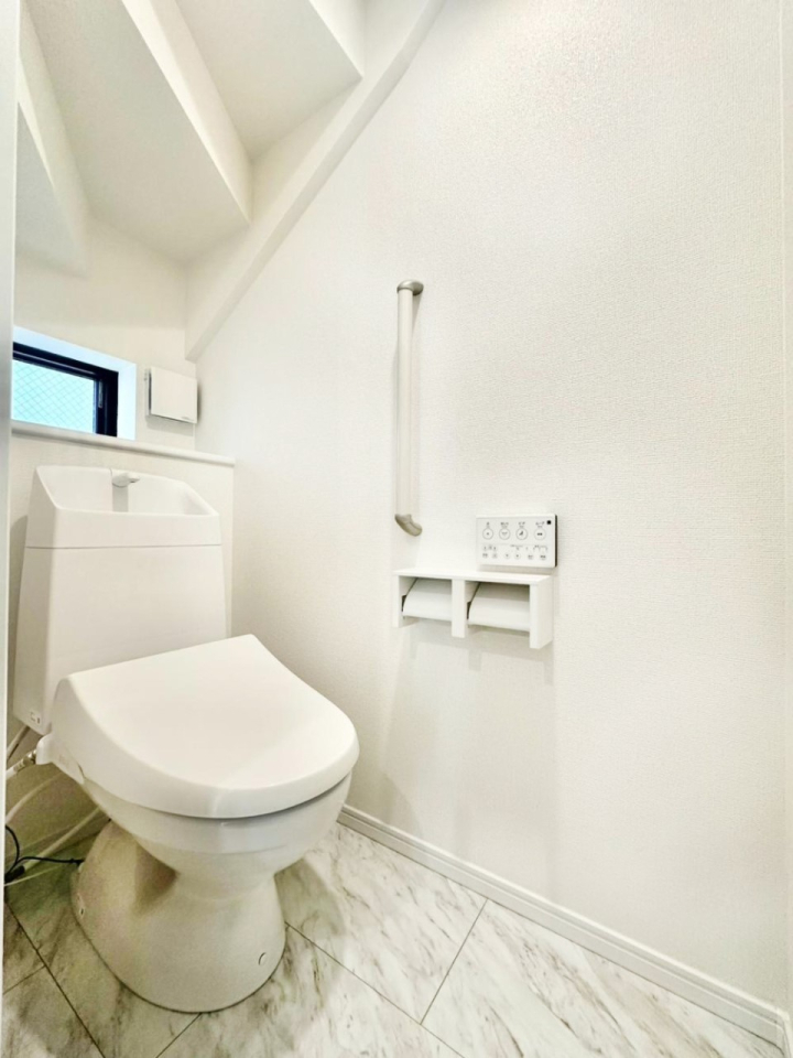 gC gC1K2KꂼɔzuĂĂƂĂ֗łB 