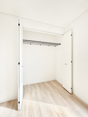 ���[ �m���̃N���[�[�b�g�B���s��������̂Ō���̈ߗނ�����������܂�܂��B