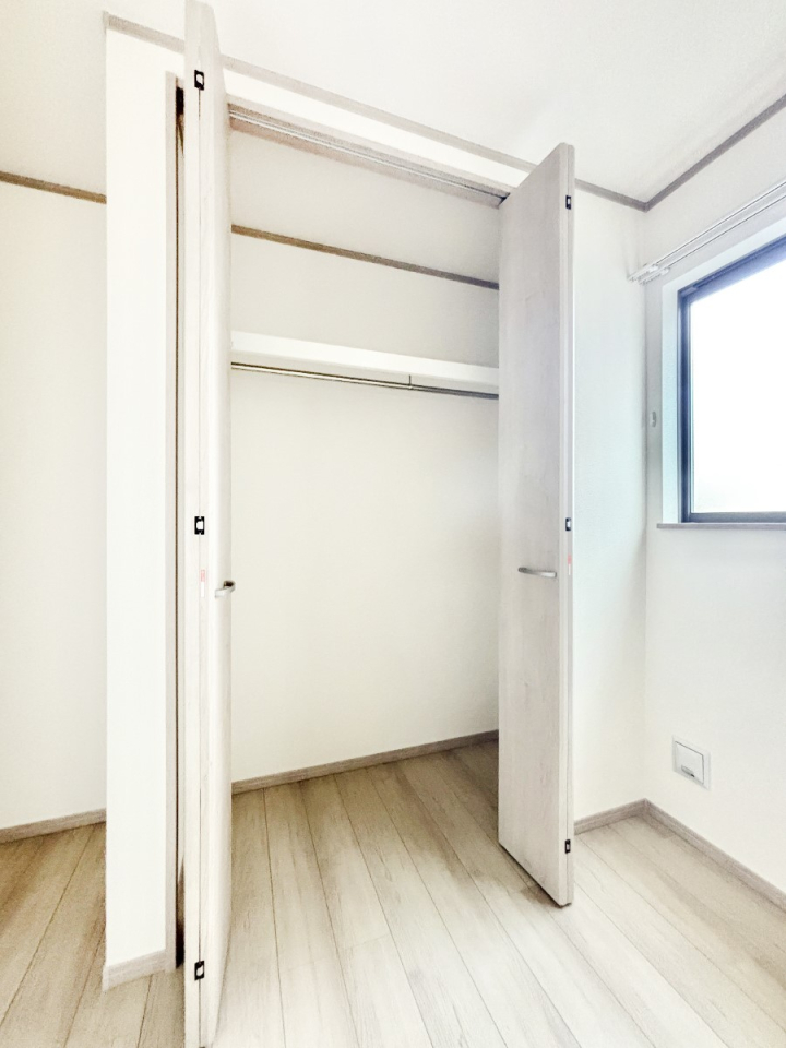 [ ߗނוȂǂ̎[ɕ֗ȃN[[bgtłB