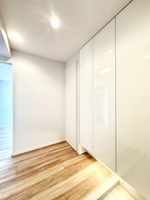 ���̑����� �����Ղ���[�ł���V���[�Y�{�b�N�X�ŉƑ��S���̌C���A���ւ�������B  