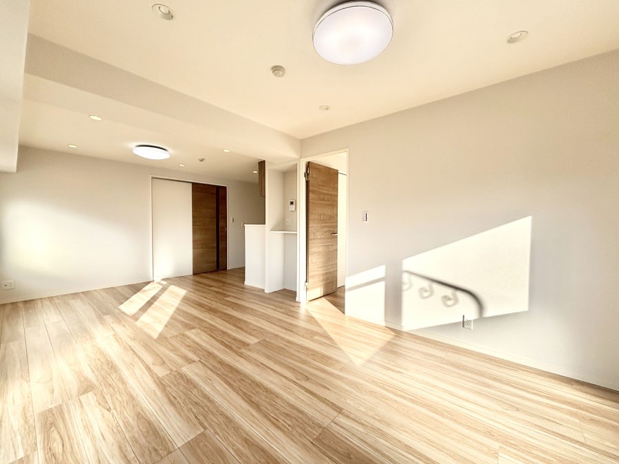 ���r���O ���Ƒ��̓��₩�Șb�����ŕ�܂�閾�邢���r���O  