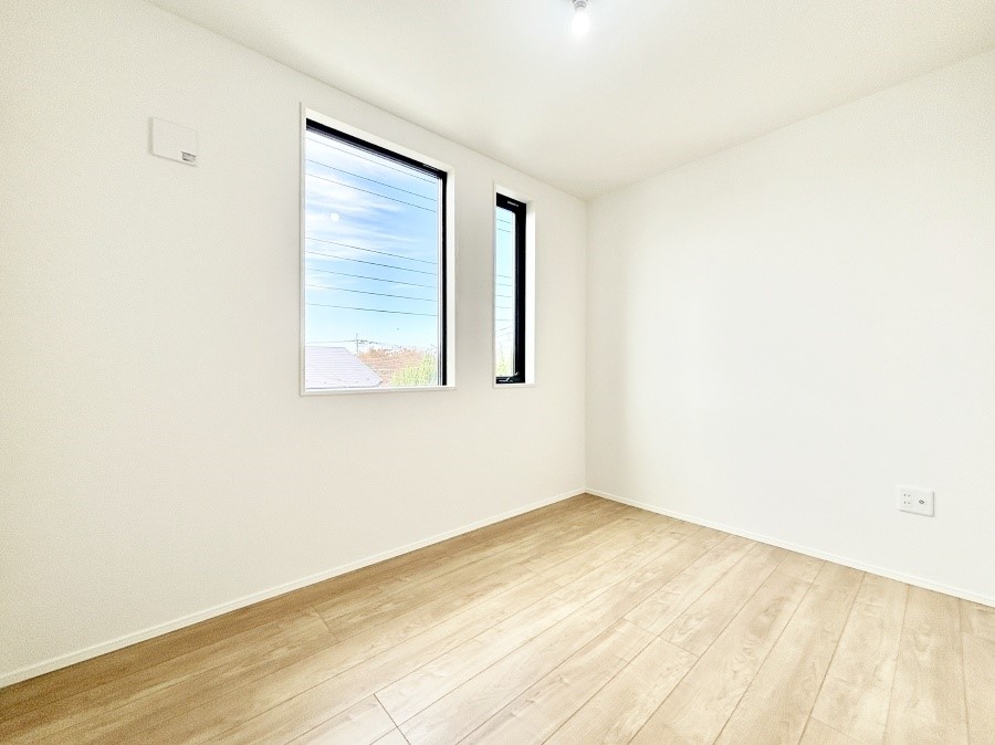 �q������ �q�ǂ������ɂ҂�����̖��邢��ԁB