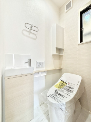 �g�C�� �g�C����1�K��2�K���ꂼ��ɔz�u����Ă��ĂƂĂ��֗��ł��B 