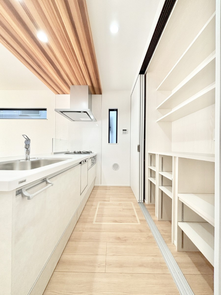 �L�b�`�� ��Ƃ肠��L�b�`���ł͂��Ƒ��Ɗy�������������ł��܂��B