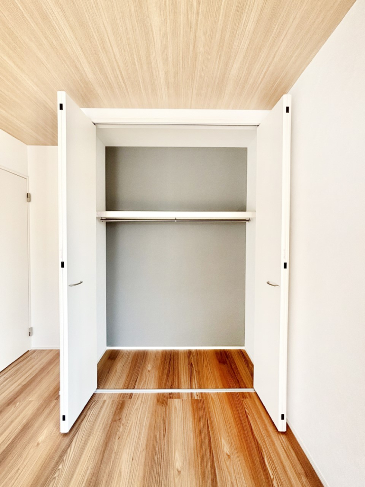 [ ߗނוȂǂ̎[ɕ֗ȃN[[bgtłB