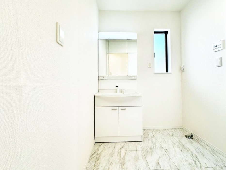 ���̑� ���������Ă���̂Ŏ��C�̑����ꏊ�ł����C���\���s���܂��B�����̐g�x�x���C�����ǂ��I