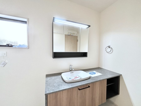 ���ʑ�E���ʏ� ������������ʉ��ώ��Œ��̐g�x�x�����K