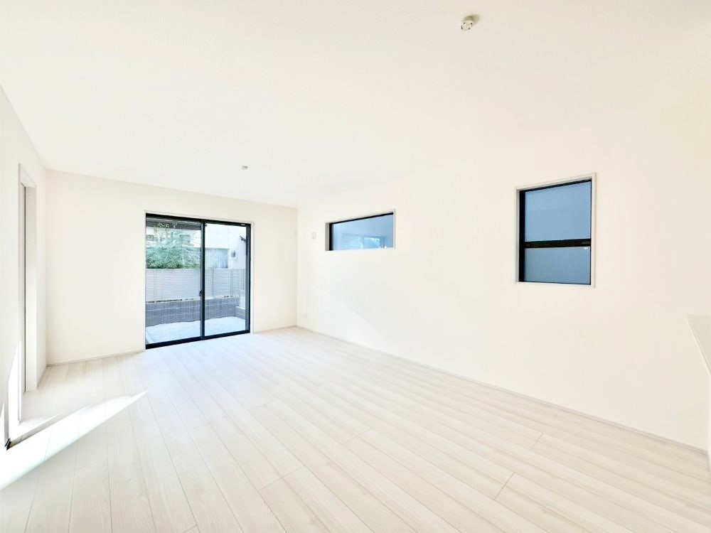 ���r���O �ǂ��ɂ��Ă��Ƒ��̂Ȃ������������R�~���j�P�[�V�������r���O�B