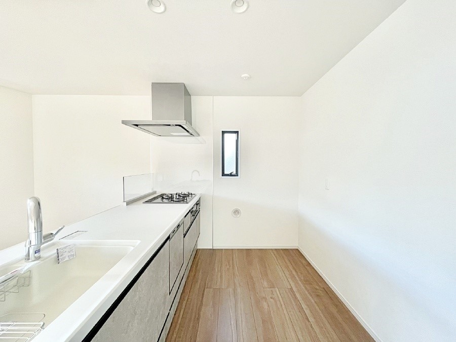 �L�b�`�� �u�₩�ȕ����ʂ蔲����L�b�`���B��������̂Ŗ��邭���C�ɂ��𗧂��܂��B