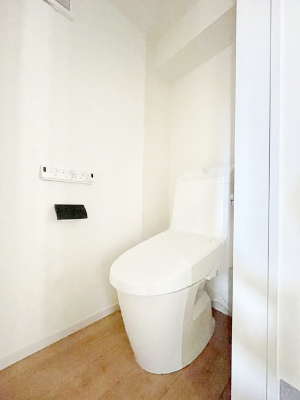 �g�C�� �g�C����1�K��2�K���ꂼ��ɔz�u����Ă��ĂƂĂ��֗��ł��B