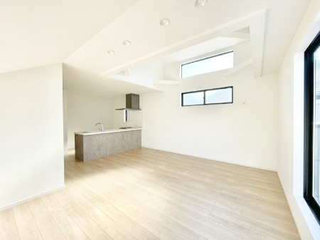 ���r���O �i�`�������e�C�X�g�̗D�����_�炩���F�g���̃t���[�����O���f�G�ȃ��r���O�ł��ˁB