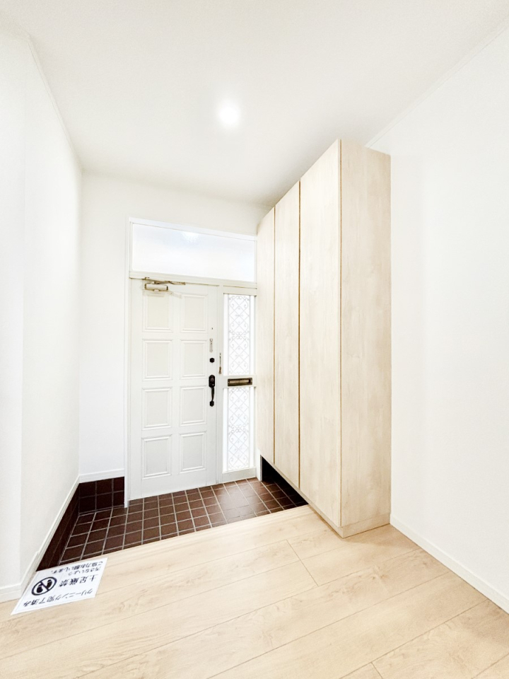 ���� ���ʔ��͂��Ƒ��̎ʐ^��G�߂̃C���e���A�ŏ���I�Ƃ��ĉ��o�ł��܂�