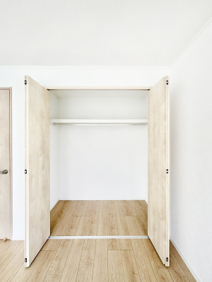 ���[ �m���̃N���[�[�b�g�B���s��������̂Ō���̈ߗނ�����������܂�܂��B