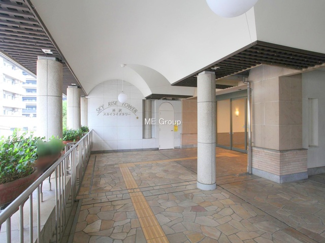 �G���g�����X -