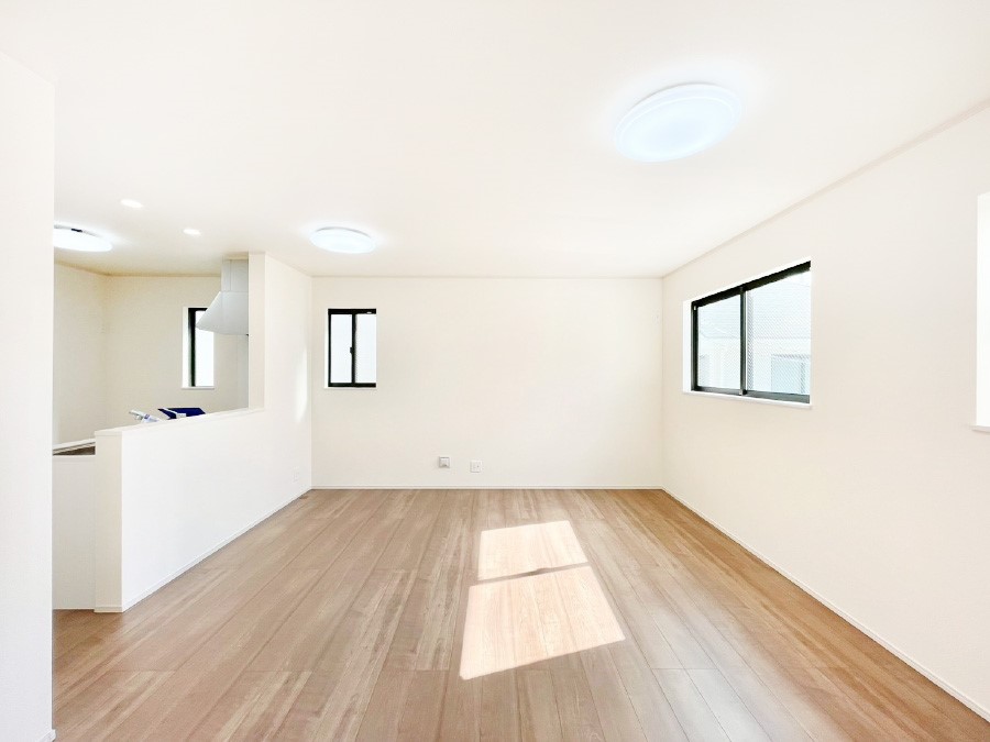 rO Ƒ̓₩Șbŕ܂閾邢rO