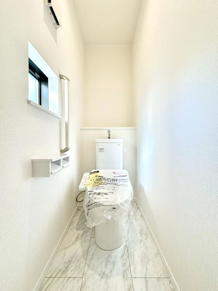 �g�C�� �g�C����1�K��2�K���ꂼ��ɔz�u����Ă��ĂƂĂ��֗��ł��B 