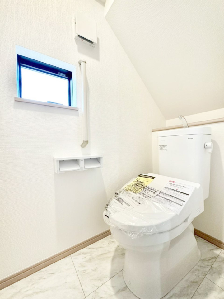 �g�C�� �g�C���͈��S�̂Q�ӏ��I���̃o�^�o�^������S�ł��B 