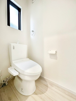 �g�C�� �g�C����1�K��2�K���ꂼ��ɔz�u����Ă��ĂƂĂ��֗��ł��B 