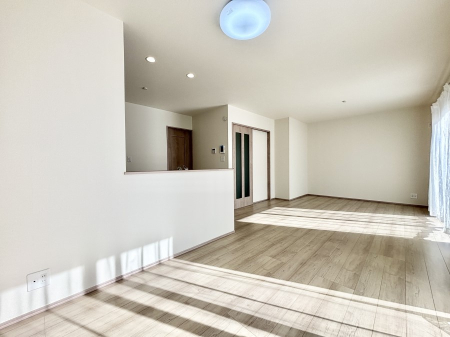 ���r���O �Z�ޕ��̌��������o�����A�C���e���A���l����̂��y���݂ȃ��r���O�ł��I 