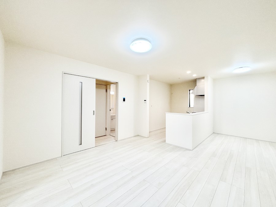 ���r���O ���Ƒ��̓��₩�Șb�����ŕ�܂�閾�邢���r���O