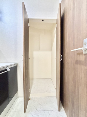 ʑEʏ ʏɂ͊[Xy[X܂B 