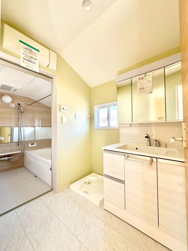 ���ʑ�E���ʏ� ���邢���ʏ��͖����̐g�x�x���y�����ł����Ⴂ�����ł��B