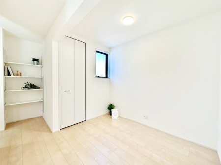 ���̑����� �i�`�������ȃt���[�����O�͂ǂ�ȃC���e���A�ɂ��}�b�`�B  