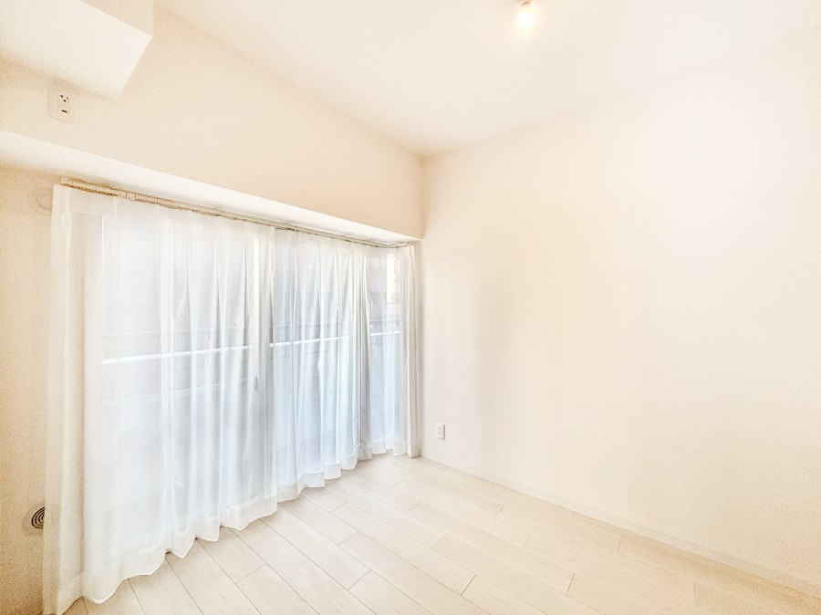 ���̑����� �i�`�������ȃt���[�����O�͂ǂ�ȃC���e���A�ɂ��}�b�`�B  