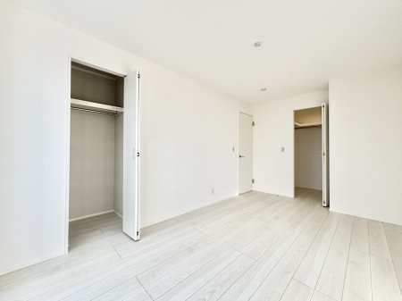 �q������ �E�H�[�N�C���N���[�[�b�g�����邨�����B�G�߂��Ƃ̓���ւ����s�v�ŕ֗��ł��B 