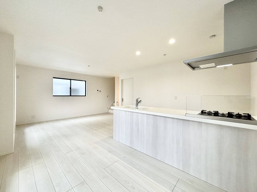 ���r���O �ǂ��ɂ��Ă��Ƒ��̂Ȃ������������R�~���j�P�[�V�������r���O�B 