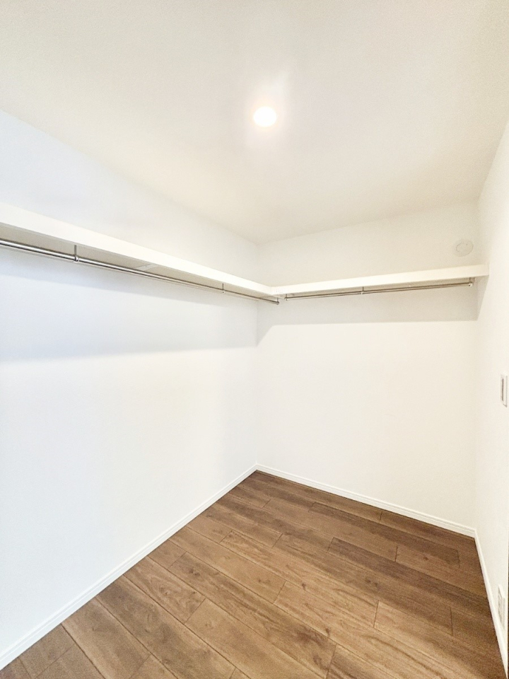 ̑ EH[NCN[[bgtŐԂLpł܂B