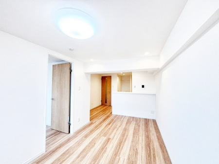 ���r���O ���Ƒ��̓��₩�Șb�����ŕ�܂�閾�邢���r���O