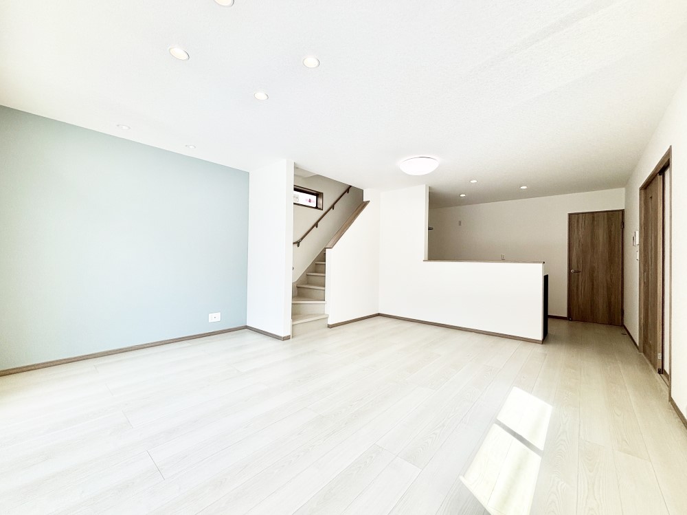 rO Ƒ̓₩Șbŕ܂閾邢rO