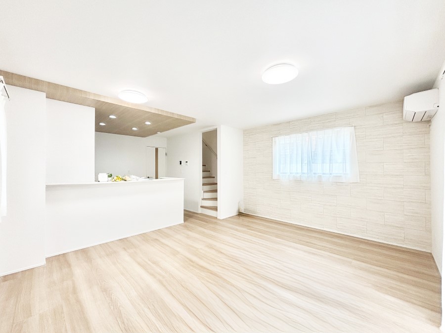 rO Ƒ̓₩Șbŕ܂閾邢rO