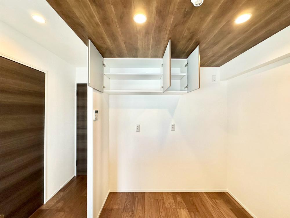 ���̑����� �L�b�`���̔w�ʏ㕔�ɒ݌˒I������̂ŕ֗�