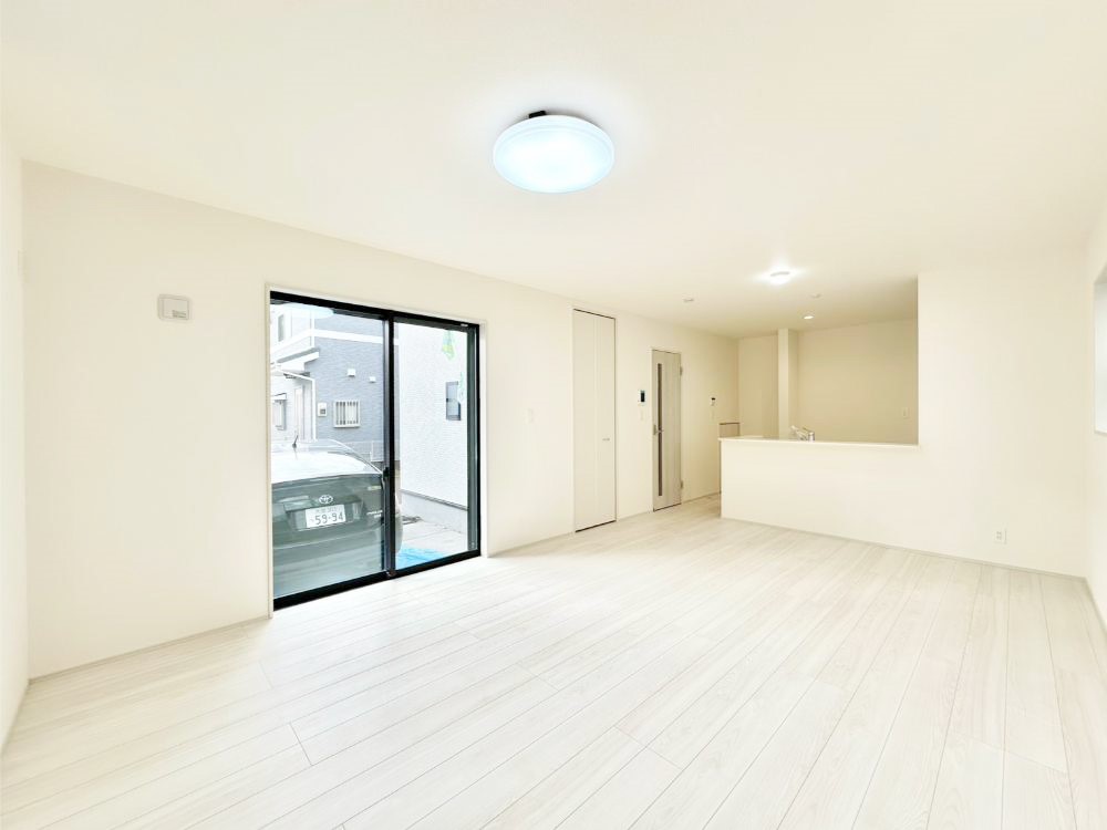 ���r���O ���Ƒ��̓��₩�Șb�����ŕ�܂�閾�邢���r���O