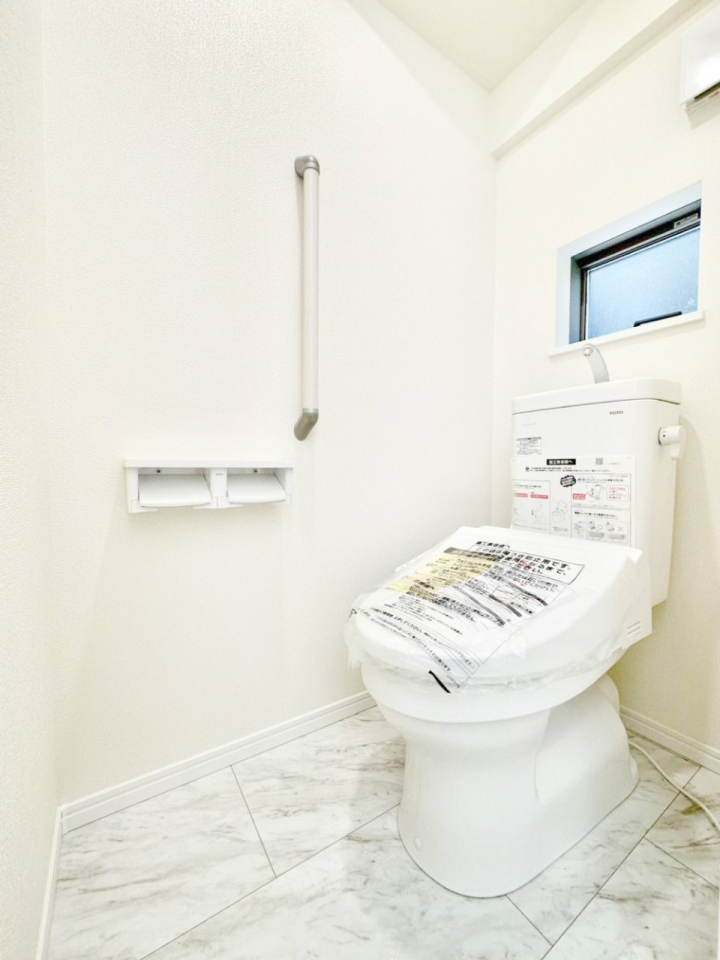 �g�C�� �g�C���͈��S�̂Q�ӏ��I���̃o�^�o�^������S�ł��B 