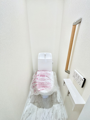 gC gC1K2KꂼɔzuĂĂƂĂ֗łB 