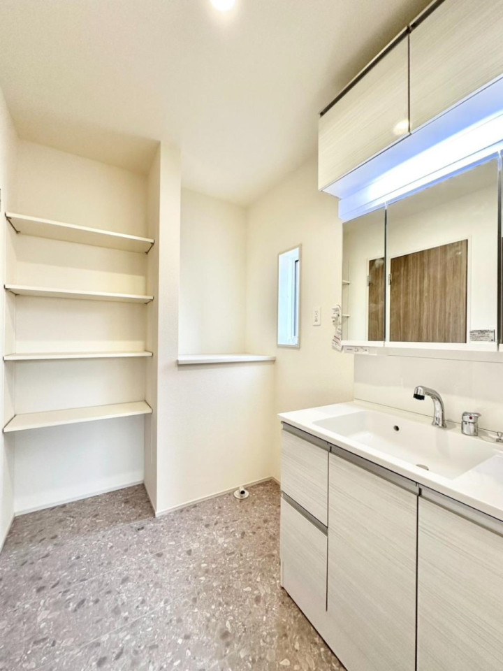 ���̑� �^�I���ނ��܂Ȃǂ̕ۊǂɉ��I�t�������h���[�X�y�[�X