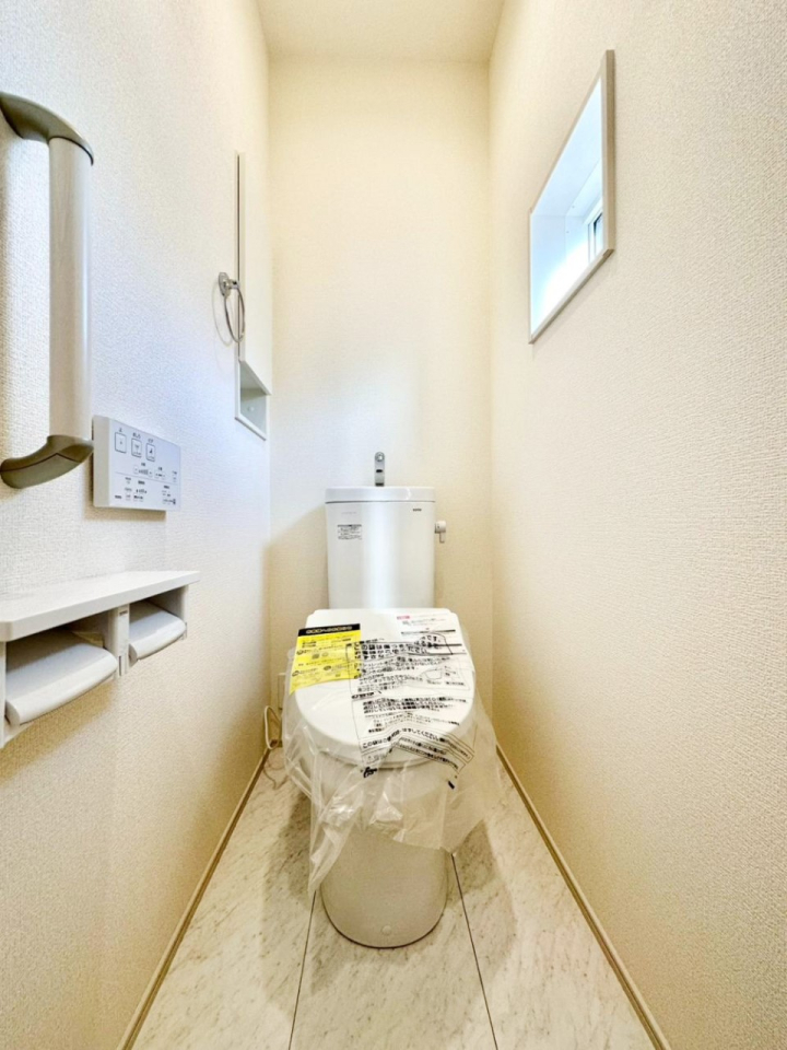 �g�C�� �g�C����1�K��2�K���ꂼ��ɔz�u����Ă��ĂƂĂ��֗��ł��B 