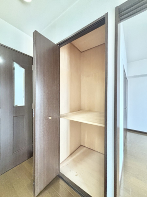 ̑ rO[BɎ[ƕW܂LDKXbLЕtłˁB  