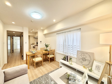 ���r���O ���Ƒ��̓��₩�Șb�����ŕ�܂�閾�邢���r���O