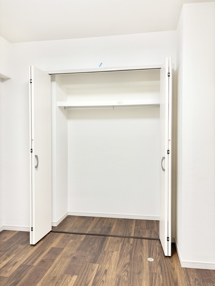 ���[ �m���N���[�[�b�g�B���s��������̂Ō���̈ߗނ�����������[�ł��܂��B