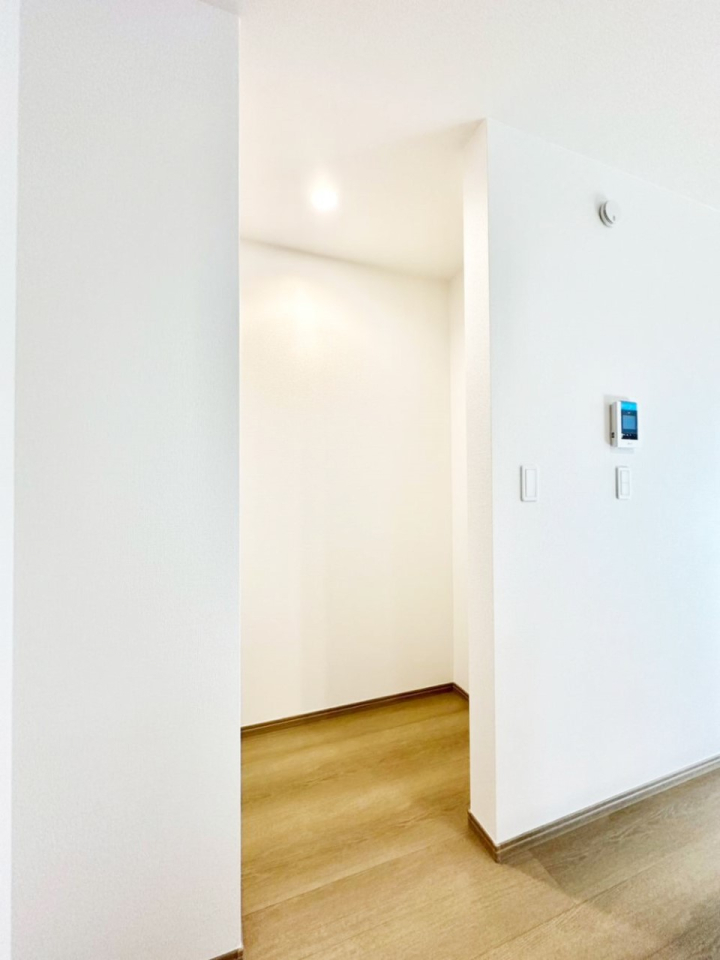 ���[ �H�i�̃X�g�b�N�⒲�����̕ۊǂɕ֗��ȃp���g���[