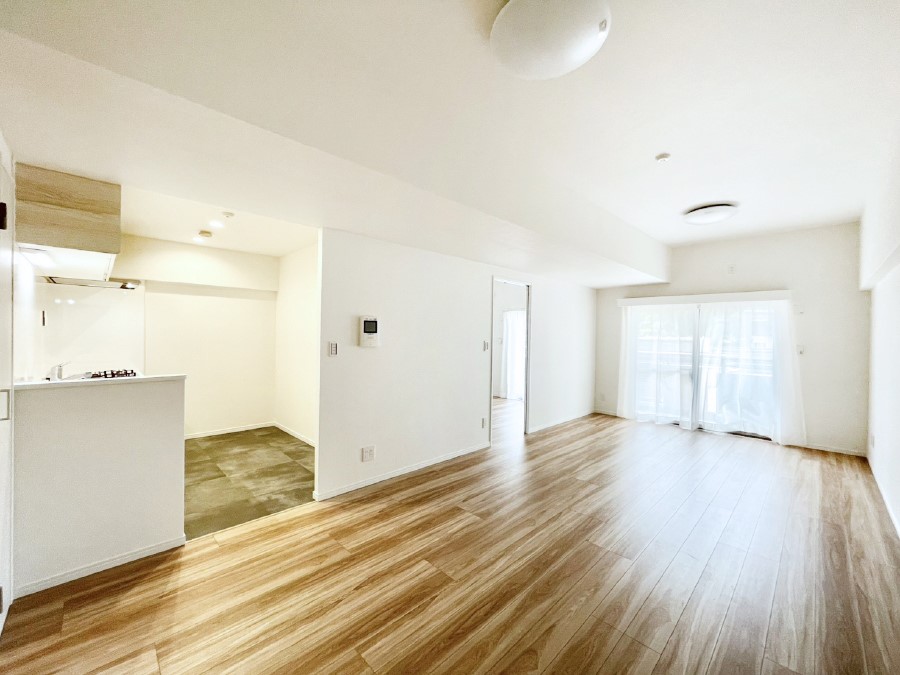 ���r���O ���R�Ƃ��Ƒ����W�܂�e���̋�ԁI